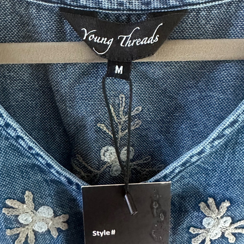 NWT Young Threads Floral Patchwork Denim short Dr… - image 3